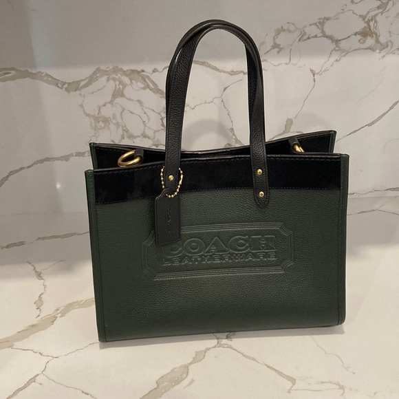 COACH Field Tote 30 In Colorblock With Coach Badge AMAZON GREEN - Picture 1 of 10